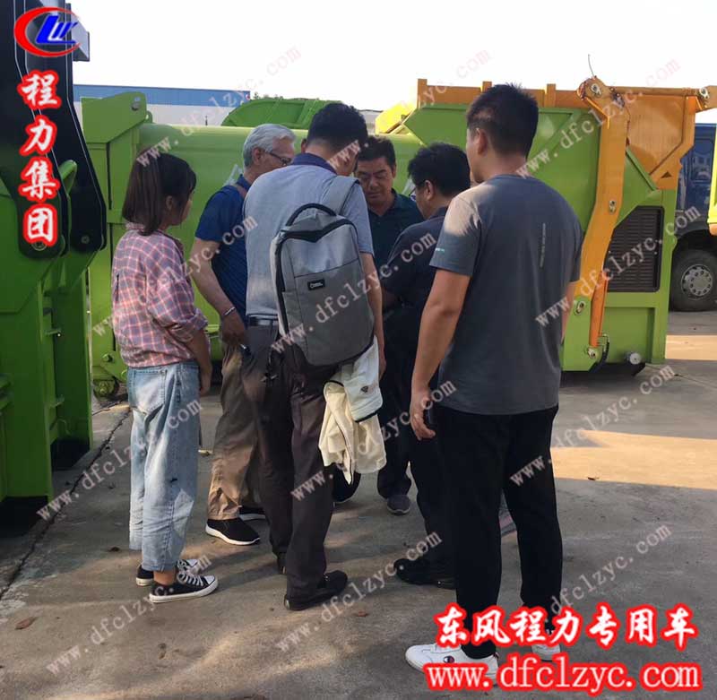 韓國客戶到程力專用汽車股份有限公司實地考察