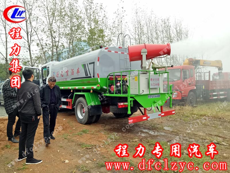 國慶節(jié)后史總到湖北程力集團自提15噸國六東風D9噴霧車時試車圖片